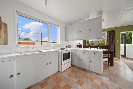 Photo of property in 10 Main Road, Owaka, 9535