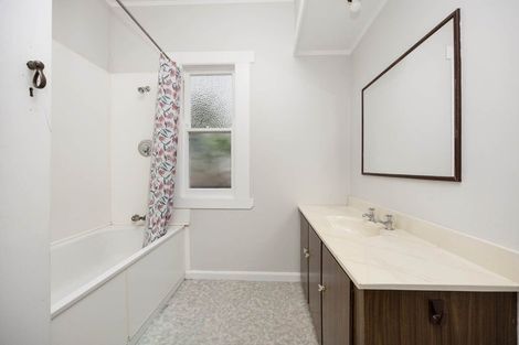 Photo of property in 6 Admiral Beatty Avenue, Mount Roskill, Auckland, 1041
