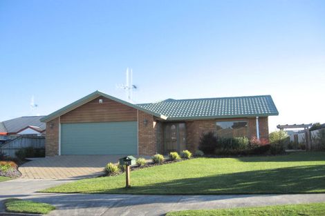 Photo of property in 32 Bramley Drive, Rototuna, Hamilton, 3210