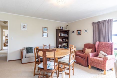 Photo of property in 20 Ross Street, Woodville, 4920