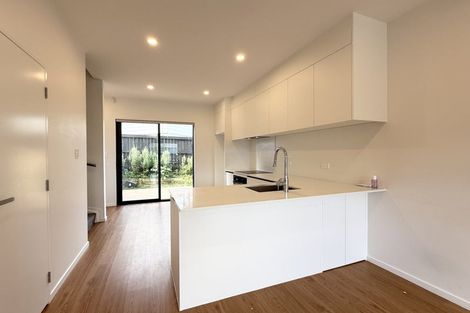 Photo of property in 12d Woodhouse Place, West Harbour, Auckland, 0618