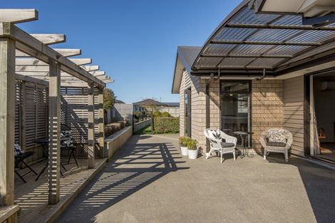 Photo of property in 14 Huntingdon Drive, Rangiora, 7400