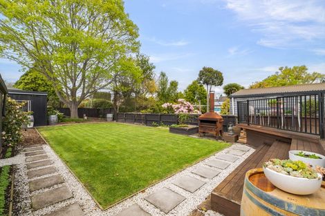 Photo of property in 15 Aorangi Road, Bryndwr, Christchurch, 8053
