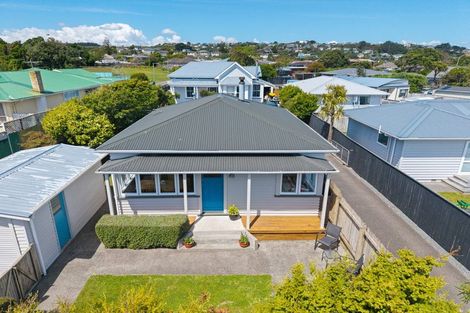 Photo of property in 19 Main Road, Titahi Bay, Porirua, 5022