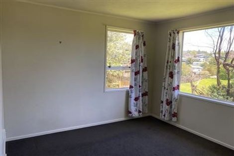 Photo of property in 13 Adam Sunde Place, Glen Eden, Auckland, 0602