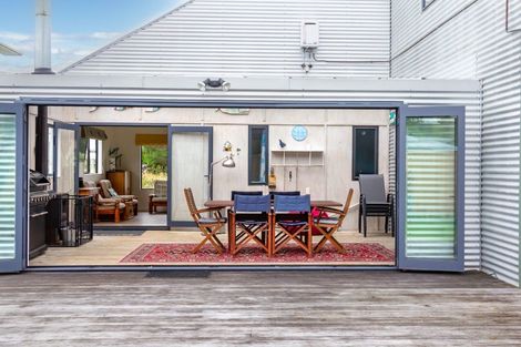 Photo of property in 22 Pinedale Crescent, Riversdale Beach, Masterton, 5872