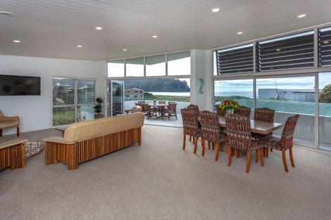 Photo of property in 218a Beverley Terrace, Whangamata, 3620
