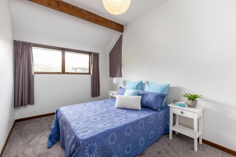 Photo of property in 270 Memorial Avenue, Burnside, Christchurch, 8053