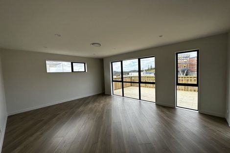 Photo of property in 1 Sunnyheights Road, Orewa, 0931