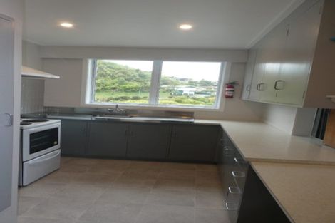 Photo of property in 5 Mulberry Street, Maungaraki, Lower Hutt, 5010