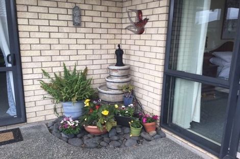 Photo of property in 17 Ruze Vida Drive, Massey, Auckland, 0614