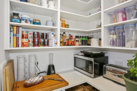 Photo of property in 6 Rees Way, Tuakau, 2121