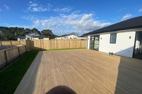 Photo of property in 22 Lewis Younie Road, Kumeu, 0810