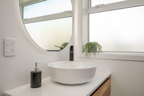 Photo of property in 8 Fairview Road, Western Heights, Rotorua, 3015