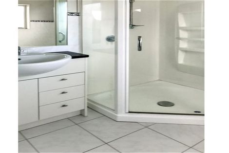 Photo of property in 10 Michael Bosher Way, Flat Bush, Auckland, 2019