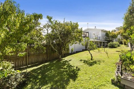 Photo of property in 202 Rangatira Road, Beach Haven, Auckland, 0626