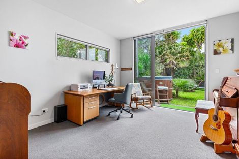Photo of property in 7 Merani Street, Narrow Neck, Auckland, 0622