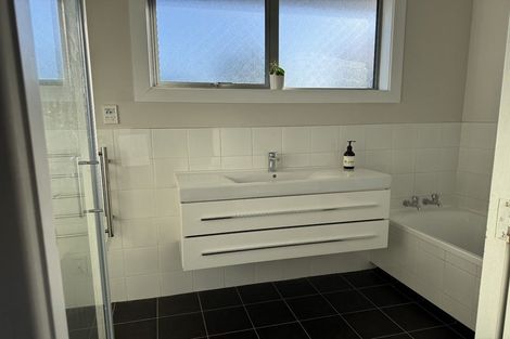 Photo of property in 5 Beaumaris Place, Sockburn, Christchurch, 8042