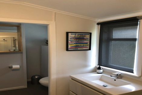 Photo of property in 109 Island Bay Road, Beach Haven, Auckland, 0626