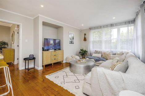 Photo of property in 16 Onslow Road, Papakura, 2110