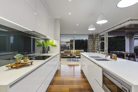 Photo of property in 8 Verley Rise, East Tamaki Heights, Auckland, 2016