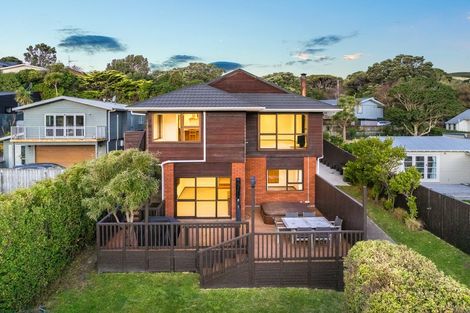 Photo of property in 8 Pukerua Beach Road, Pukerua Bay, 5026