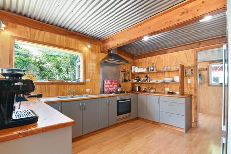 Photo of property in 15 Tukurua Road, Parapara, Takaka, 7182