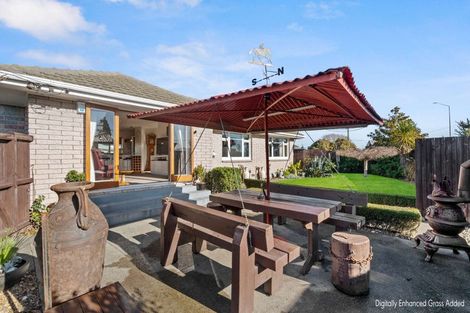 Photo of property in 305 Lake Terrace Road, Shirley, Christchurch, 8061