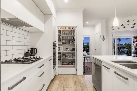 Photo of property in 33 Excelsa Place, Papamoa Beach, Papamoa, 3118