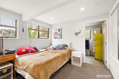 Photo of property in 2/15 Ridgewood Crescent, Birkenhead, Auckland, 0626