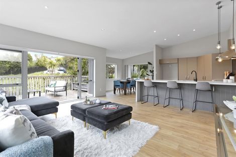 Photo of property in 141a Arran Road, Browns Bay, Auckland, 0630