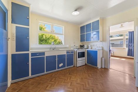 Photo of property in 12 Chester Crescent, West End, Palmerston North, 4410