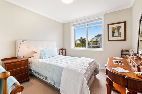 Photo of property in 73 Parkside Drive, Orewa, 0931