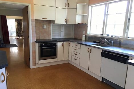 Photo of property in 136 Buick Crescent, Awapuni, Palmerston North, 4412