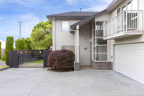 Photo of property in 2/745 Acacia Bay Road, Acacia Bay, Taupo, 3330