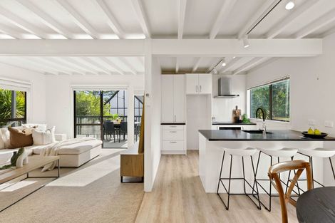 Photo of property in 2/105 Carlisle Road, Torbay, Auckland, 0632