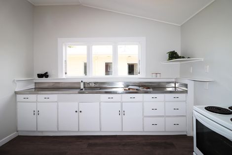 Photo of property in 276 High Street South, Carterton, 5713