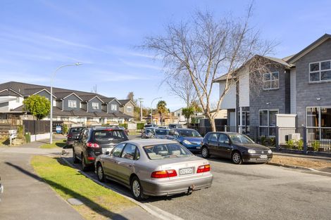 Photo of property in 2/31 Jones Crescent, Melville, Hamilton, 3206