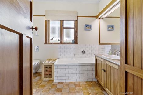 Photo of property in 8 Kowhai Road, Kelburn, Wellington, 6012