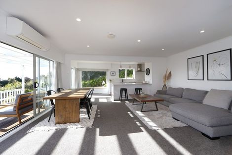 Photo of property in 11 Busby Hill, Havelock North, 4130