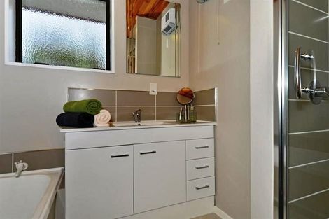 Photo of property in 2/30 Lees Road, Strowan, Christchurch, 8052