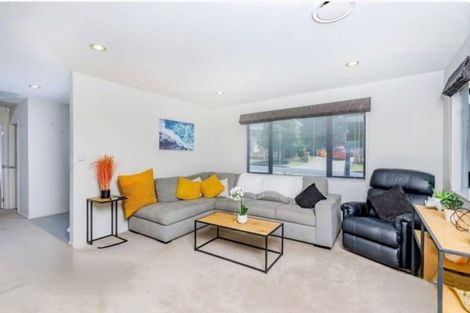 Photo of property in 6 Cityview Place, Massey, Auckland, 0614