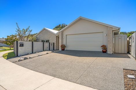 Photo of property in 22 Saint Pauls Drive, Brookfield, Tauranga, 3110