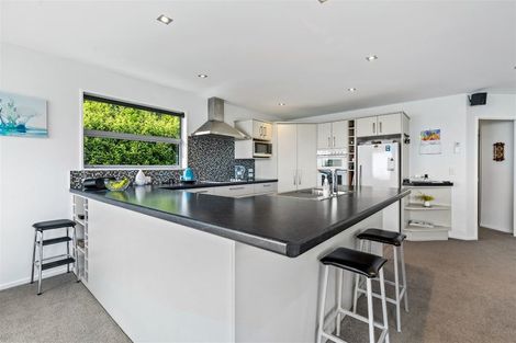 Photo of property in 18 Maffeys Road, Mount Pleasant, Christchurch, 8081