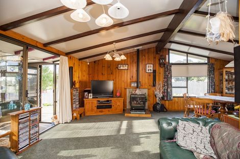 Photo of property in 115 De Lautour Road, Inner Kaiti, Gisborne, 4010