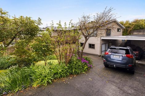 Photo of property in 60 Link Road, Newlands, Wellington, 6037