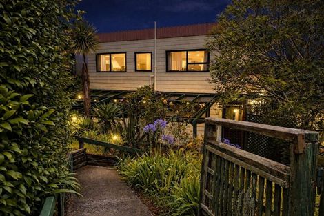 Photo of property in 1/13 Target Road, Totara Vale, Auckland, 0629