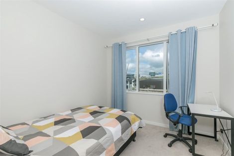 Photo of property in 7 Colliston Rise, Pinehill, Auckland, 0632