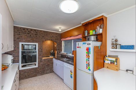 Photo of property in 24 Karaka Crescent, Levin, 5510