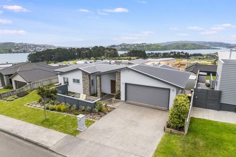 Photo of property in 10 Wangapeka Way, Aotea, Porirua, 5024